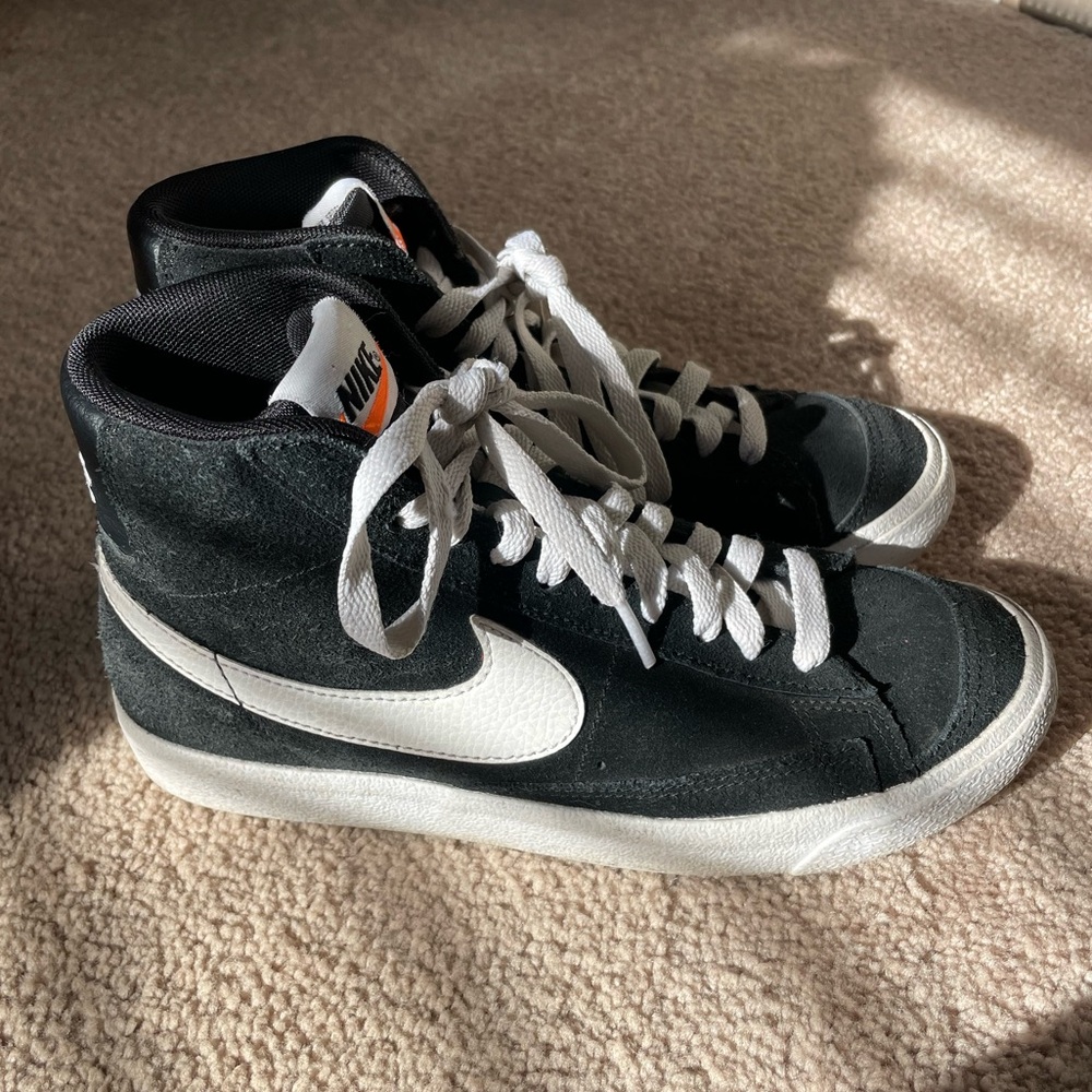 NIKE BLAZER MID ‘77 SUEDE